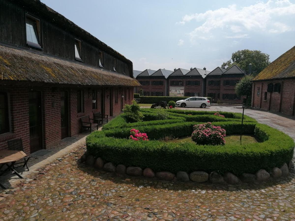 Gasthof-Ferienwohnungen-Kliesow'S Reuse Alt Reddevitz Exterior foto