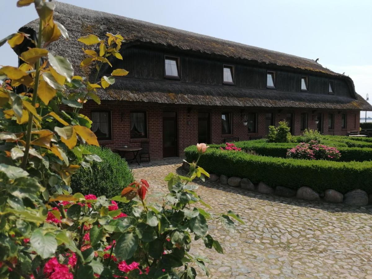 Gasthof-Ferienwohnungen-Kliesow'S Reuse Alt Reddevitz Exterior foto